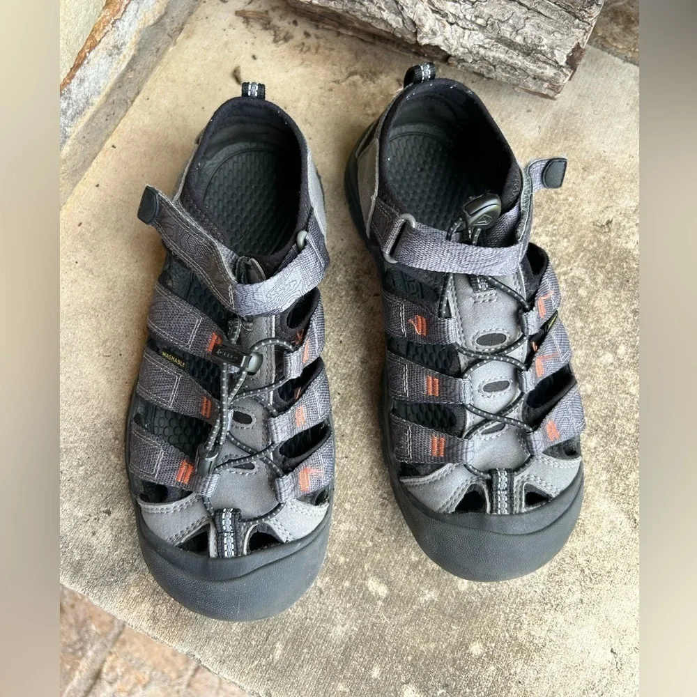KEEN Newport H2 hiking‎ kids charcoal sandals Sz-5. M